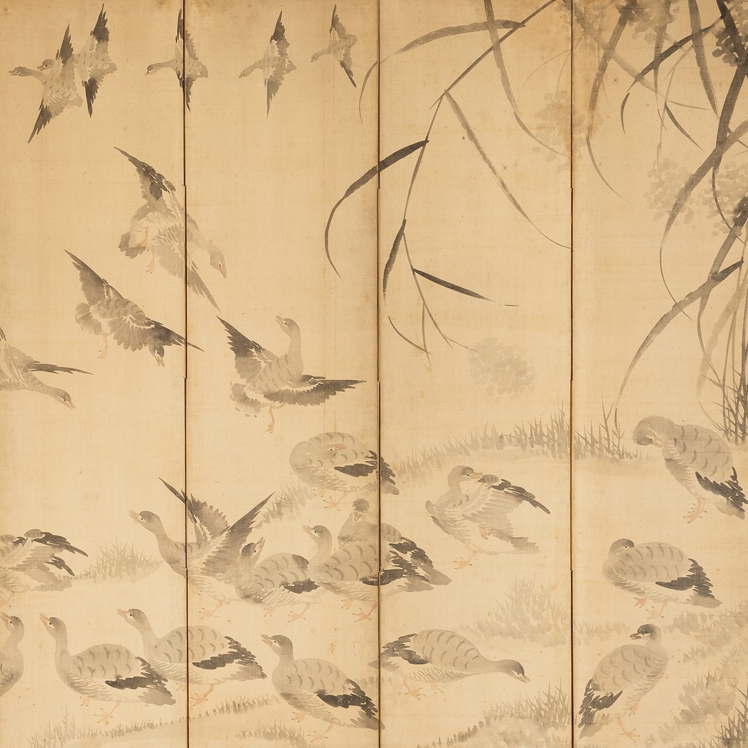 기러기는 한 번 맺은 짝과 평생을 함께하는 동물로, 기러기처럼 오래도록 서로를 사랑하며 살겠다는 뜻을 담아 혼례 중 전안례(奠雁禮) 때 나무 기러기[목안木雁]를 썼습니다. 나이가 들어도 평화롭기[노안老安]를 바라며 갈대와 기러기[노안蘆雁] 그림을 그리기도 합니다.