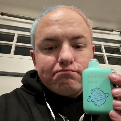 Sucking this blow pop like a lollipop