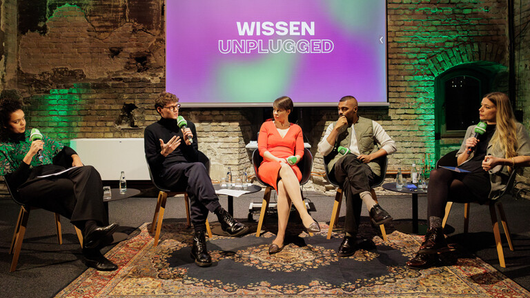 Leibniz-Gemeinschaft (@leibnizwgl) on Twitter photo #Menschenrechte und #Migration: zwischen Anspruch und Wirklichkeit.
Der Mitschnitt der ersten Veranstaltung von "Wissen unplugged" u.a. mit @EHoffbergerP vom <a href="/PRIF_org/">PRIF</a> ist online verfügbar: ow.ly/5MXY50QpBL6
#WissenUnplugged <a href="/LeibnizWGL/">Leibniz-Gemeinschaft</a> <a href="/ZEITstiftung/">ZEIT STIFTUNG BUCERIUS</a> <a href="/zeitcampus/">ZEIT Campus</a> <a href="/dlfnova/">Deutschlandfunk Nova</a> #Menschenrechte und #Migration: zwischen Anspruch und Wirklichkeit.
Der Mitschnitt der ersten Veranstaltung von "Wissen unplugged" u.a. mit @EHoffbergerP vom <a href="/PRIF_org/">PRIF</a> ist online verfügbar: ow.ly/5MXY50QpBL6
#WissenUnplugged <a href="/LeibnizWGL/">Leibniz-Gemeinschaft</a> <a href="/ZEITstiftung/">ZEIT STIFTUNG BUCERIUS</a> <a href="/zeitcampus/">ZEIT Campus</a> <a href="/dlfnova/">Deutschlandfunk Nova</a>