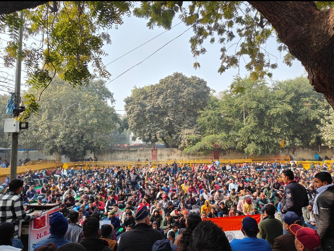 JusticeFor51814's tweet photo. @ajitanjum Ajit ji aap kaha hai #JusticeForDefenceStudent ke naam se berozgaar yuva ka janselab Delhi ke jantar mantar pe hai aap kabh pahuchenge??? https://t.co/ZJEAWWWPAX