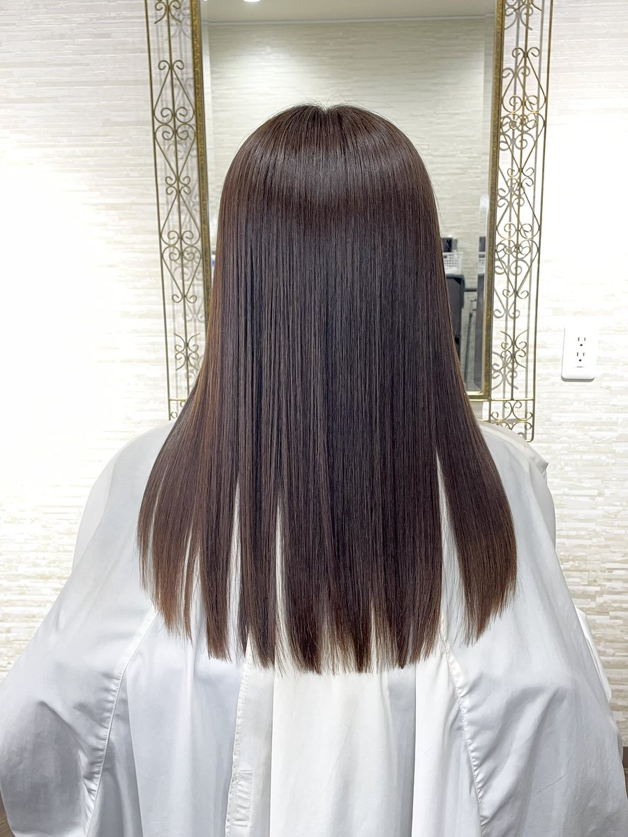 本日の地毛風ストレート
3人目のお子様が産まれて1ヶ月半で来てくださいました。旦那様がめっちゃ協力的な方でありがたいです！帰りに赤ちゃんにも会えたし幸せな気持ちになりました😄