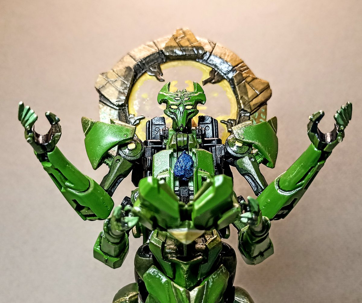 Interferencer_'s tweet photo. «THE LEGACY OF HOPE»

After the whole year of careful and slow customizing, it's my pleasure to state that the work on the #QUINTUS_PRIME is complete at last!

There's so much to talk about him, so let's begin! 

[ 1/9 ]
#Transformers #EarthSpark #maccadam https://t.co/NZbKczf3Dz