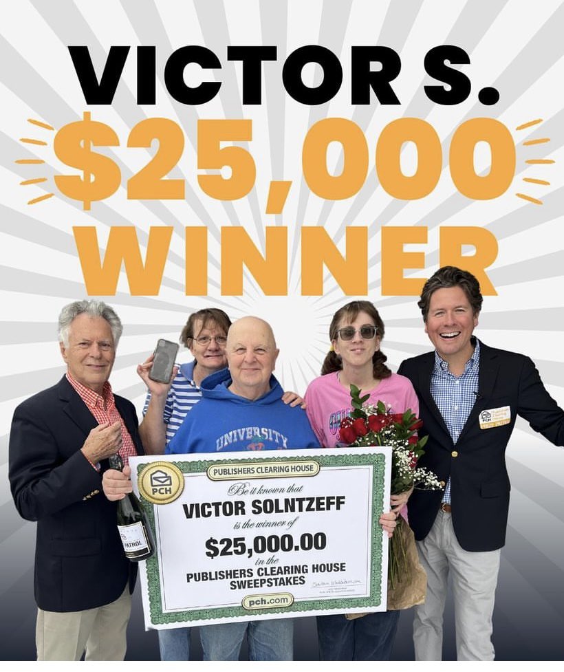 Davesayers87337's tweet photo. People always ask, "What happens when the Prize Patrol finds no one at home?" Well, we have a lot of experience:
Dave has awarded well over 600 prizes; Howie over 250 now. The answer is, we turn to neighbors - like helpful Pauline -- who was presented a commemorative Prize Patrol https://t.co/LXZZXelLMY