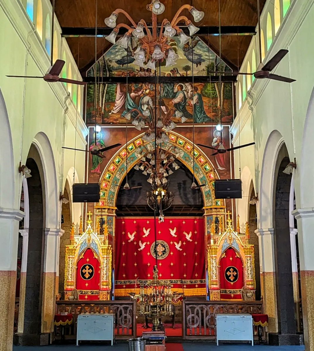 abrahamrohan's tweet photo. One of the first churches to be set up in Kerala. 54AD.
Niranam Pally (St. Mary’s Orthodox Syrian Church, Niranam Or Niranam Valiyapally), is a parish under the Niranam diocese of the Malankara Orthodox Syrian Church.
This church was founded by St. Thomas.
#Kerala #Niranam https://t.co/l8NgNutOK6