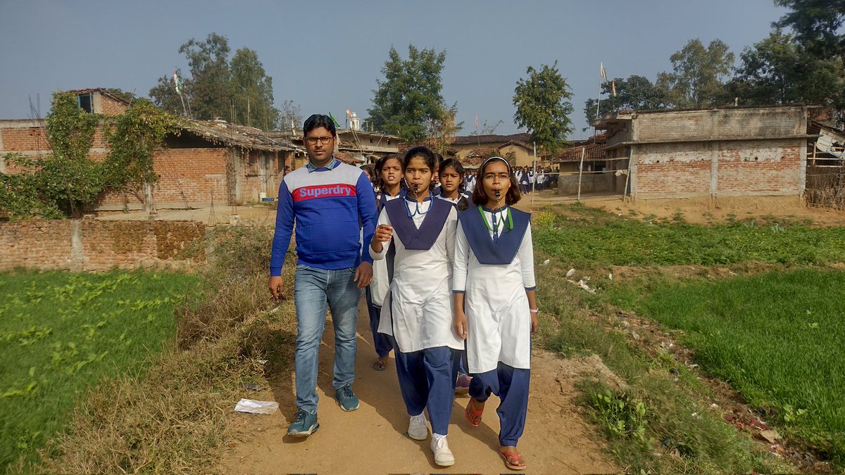 adda_physical's tweet photo. @JepcJharkhand 
सीटी बजाओ स्कूल बुलाओ अभियान
दिनांक –11.01.2023
उत्क्रमित उच्च विद्यालय सोनेहरा, डंडई, गढ़वा https://t.co/0pEyqVcMxh
