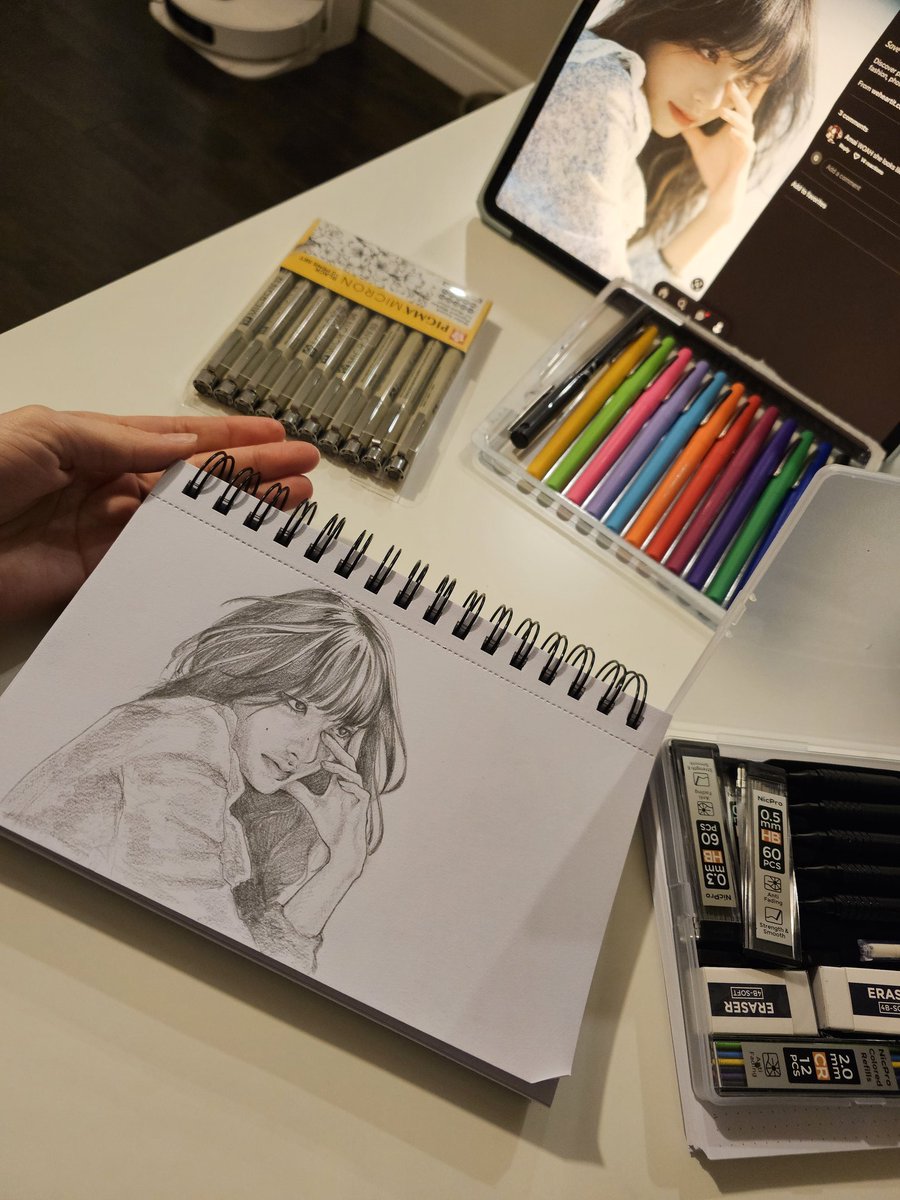 I haven't drawn in so long.
Since I have been sick lately, I thought about getting back into it. https://t.co/oSMcOholFX
