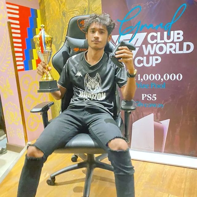 feh_esports's tweet photo. 🇹🇿🔥TANZANIA STILL ALL THE WAY UP @sahilm4 MADE A MERCILESS  COMEBACK &amp; A HALF AFTER BEING BEATEN 2 GAMES DOWN WITH @Ahmedthereal26.. @sahilm4 MANAGED TO WIN BEST OF 5 SERIES LEADING WITH 3 WINS OVER @Ahmedthereal26 2 WINS.🇰🇪
@horizon esports. 🔥🔥🔥🔥
#fabriBONGEZ. https://t.co/HsYwDx4aiw