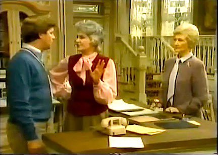 FrankMalfitano's tweet photo. FORGOTTEN TV SHOWS: AMANDA’S, 1983 ABC #Amandas #tvshow #sitcom #BeaArthur #hotel #FawltyTowers #1980s #ABC #SimoneGriffeth #TonyRosato #KevinMcCarthy #FredMcCarren #RickHurst #forgottentvshows https://t.co/6MBi4z0aVJ