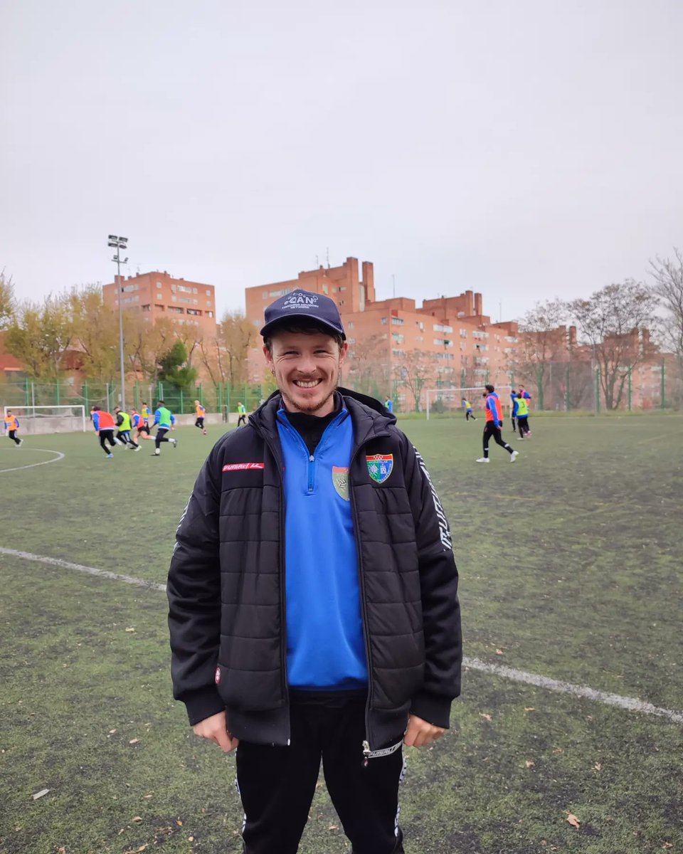 jakebrown853's tweet photo. I will have been in Spain for 3 years in March. A challenge that I set myself was to coach in Spanish.  Today I have run one of the most fulfilling sessions I've ever run regardless of language. I felt able for the first time to say everything I wanted in the moment. I'm happy! https://t.co/Ch7r26rBwS