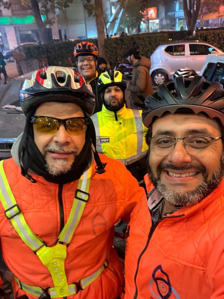 CycleModelTown's tweet photo. Our weekly #souploop ride last night. Chilly weather but an amazing experience! Keep it up #teamgcc https://t.co/4Z918LryH3