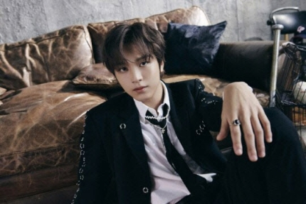 pannchoa's tweet photo. NCT's Haechan admits and apologizes for smoking indoors
https://t.co/yAaXrhpk6T https://t.co/D9ks22GEYF