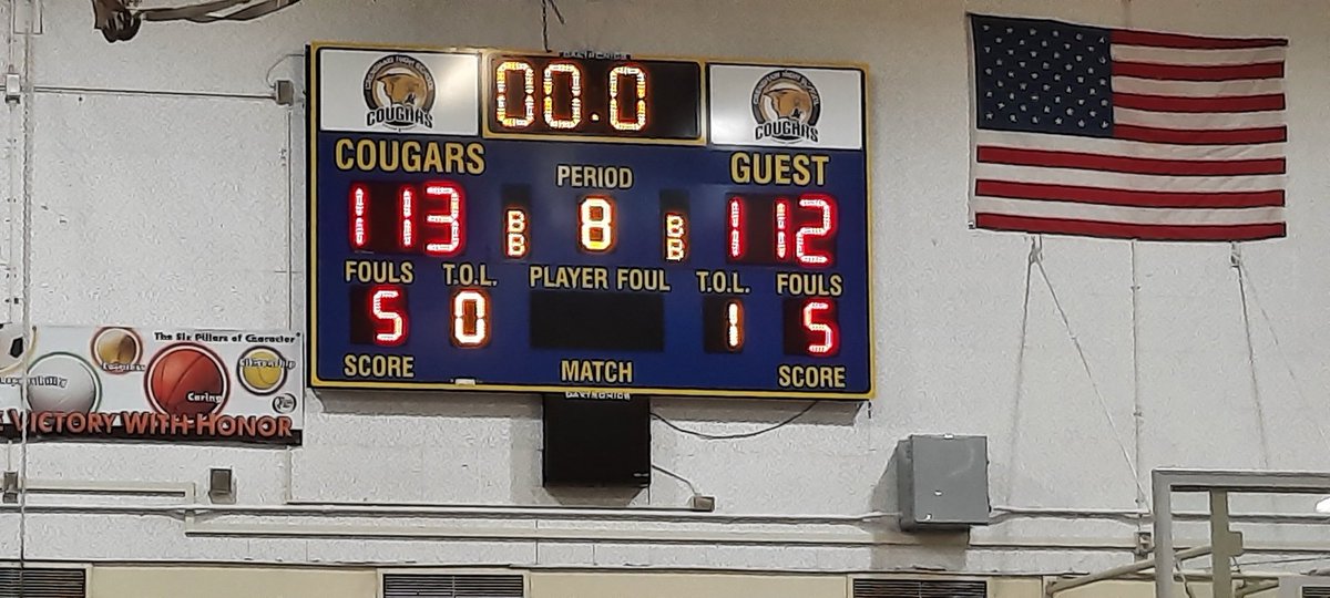 latsondheimer's tweet photo. In four overtimes Crenshaw beats Washington Prep. https://t.co/J3XR9CTa6i