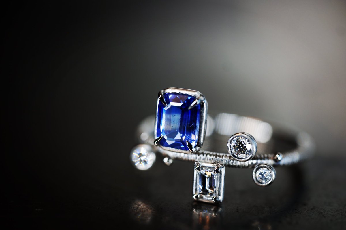 finished bespoke jewelry bicolor sapphire 0.604ct diamond 0.141ct Pt900 promise ring #jewelry #handmadejewelry #bespokejewelry #bicolorsapphire #diamond #platinum #promisering #yujiishii