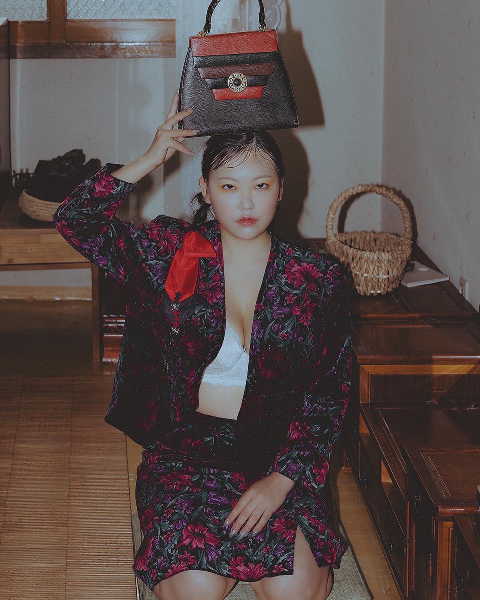 Vevoveria's tweet photo. Retro 세 스푼을 첨가한 사진 https://t.co/PK4mKQ2p9q