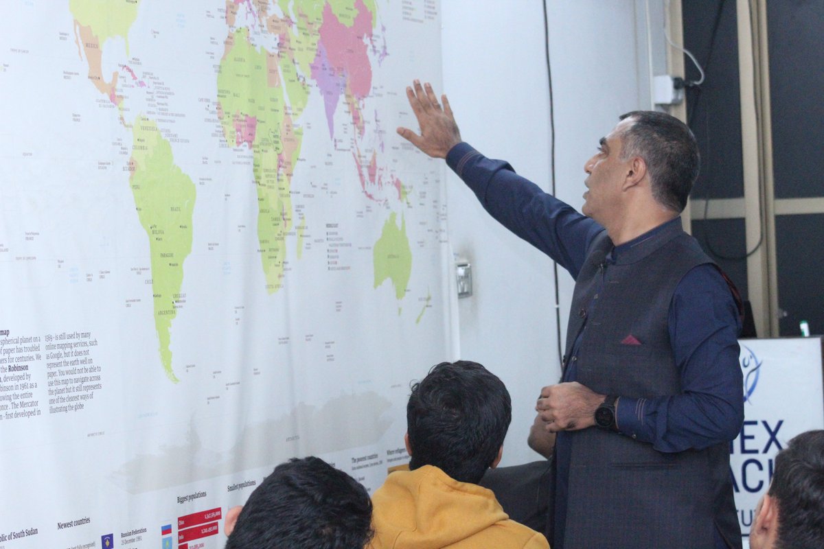 CssComex's tweet photo. Mr. Irshad Ali Sodhar (PAS)
Delivering a lecture on Pak-US Relation

Registration Open For the January Session. 

Don't miss this opportunity to learn from an expert and achieve your goals!
03337421341 https://t.co/nzcjR7Ts5X