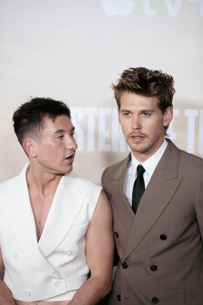 mekhiturner's tweet photo. Austin Butler, Callum Turner, and Barry Keoghan photographed by me at the #MastersOfTheAir premiere. https://t.co/YwNjEGQhjf