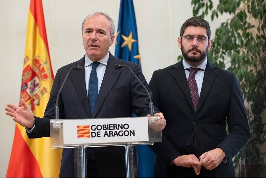 esfende_las's tweet photo. 💸👩🏼‍🎓 No contentos con a eliminación d’a DGPL, #VOX ha enmendau os Presupuestos 2024 d'o #PP, que han gozau de l'emparo de #PAR y #TE, pa eliminar o radiu presupuesto que o PP iba a conceder a l'Academia Aragonesa de la lengua (20K €) #aragonés #catalán
https://t.co/z4zM207GE4 https://t.co/BSZ4Emrv3b
