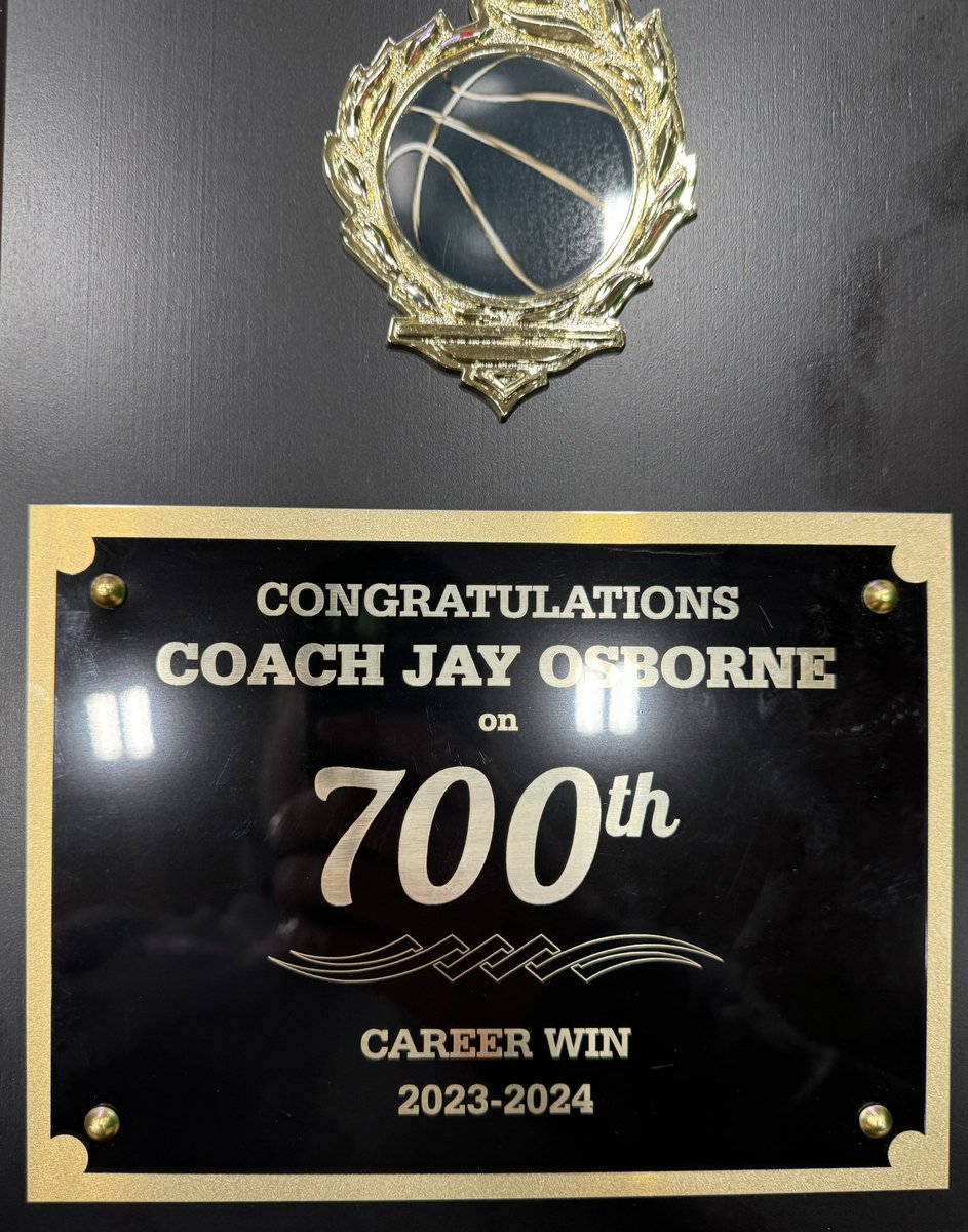Congratulations to Jay Osborne on his remarkable achievement of 700 career basketball coaching wins! 🏀 It was an honor to present him with this plaque to celebrate his dedication and success in the world of basketball!!! 🙌☘️ #CoachingLegend #700Wins <a href="/SGFCatholic_Ath/">SGFCatholicAthletics</a> <a href="/MIAAAMO1/">MIAAAMO</a>