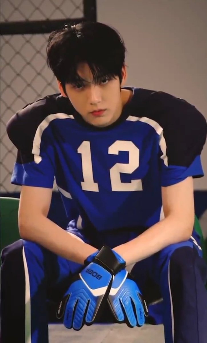 THE HOTTEST FOOTBALL PLAYER EVER