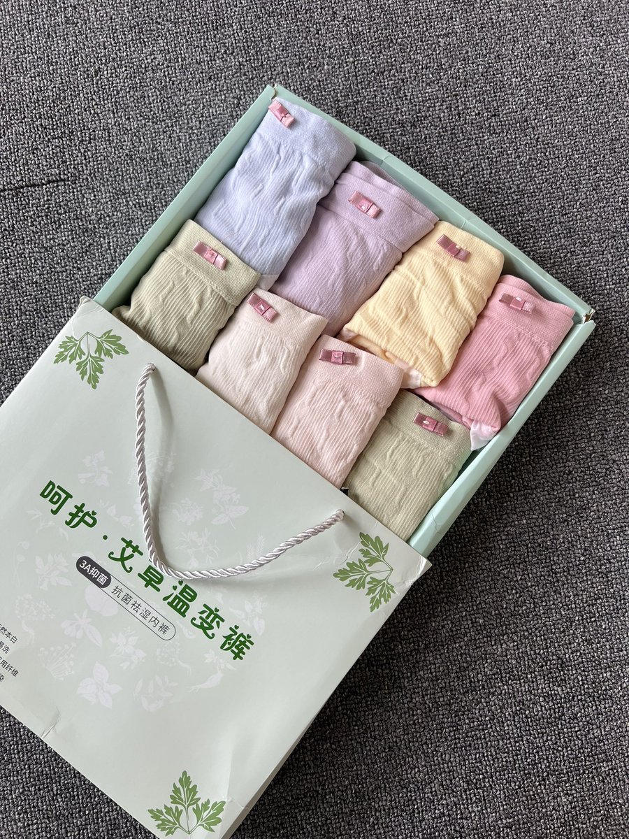 aadrrrrrrr's tweet photo. CD sebox ini cuma 50rrebu. Warnanya juga cantik2 ga sihh?? Dipakenya juga enak, soalnya bahannya lembut dan stretch. https://t.co/UCgm1eZdGh