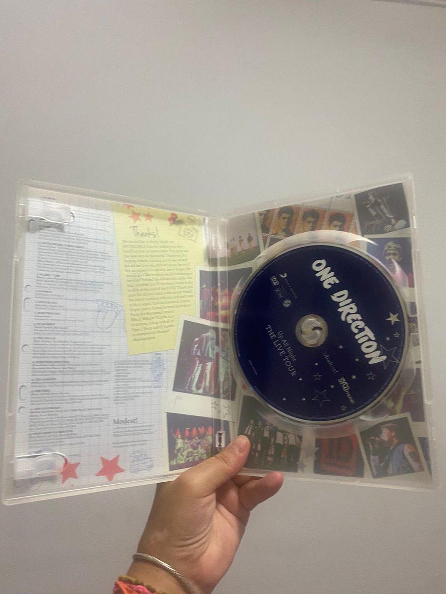 ddtaehy's tweet photo. VENDO / VENDA

DVD One Direction 
Up All Night: The Live Tour

60$ + Frete ou valor a negociar. https://t.co/iyWOh2EXdu