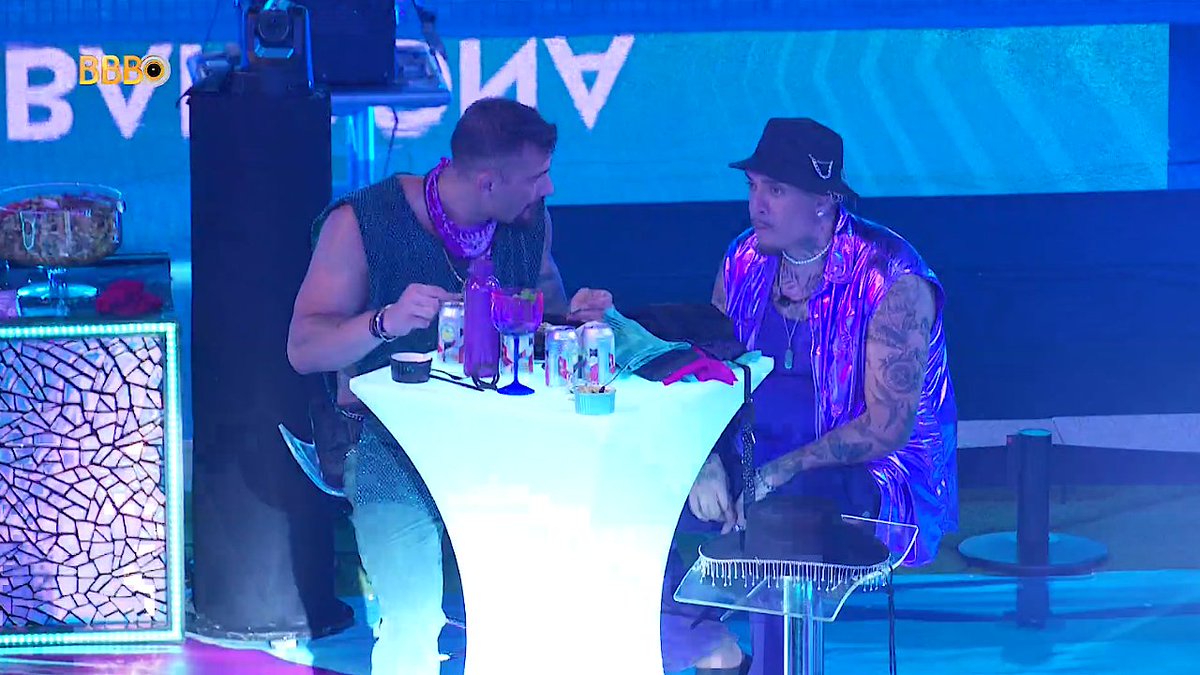 canalantenados's tweet image. 🔥 Nizam dispara que está afim de Alane: &quot;A voz dela acalma!&quot; 

Nizam: &quot;A gente tava dançando e ela falou &apos;pô, eu prometi pra minha amiga que não ia fazer casal, mas eu vou ter que quebrar essa promessa&apos;. Ela é maravilhosa! Eu tô muito afim dela!&quot;

MC: &quot;Ela é uma mina mil grau.&quot;…