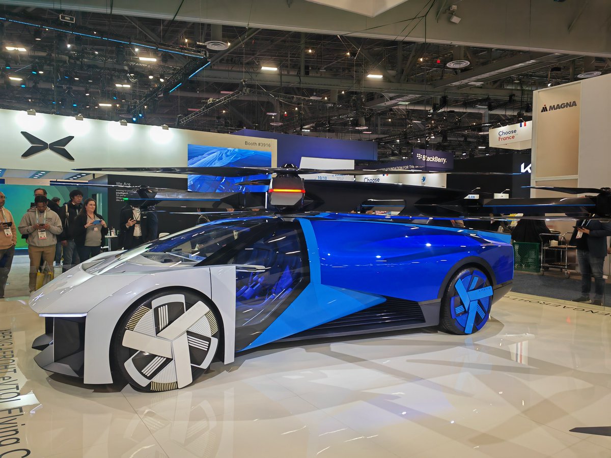 heling1682002's tweet image. cars in.#CES2024 #xiaopeng #kia #Hyundai