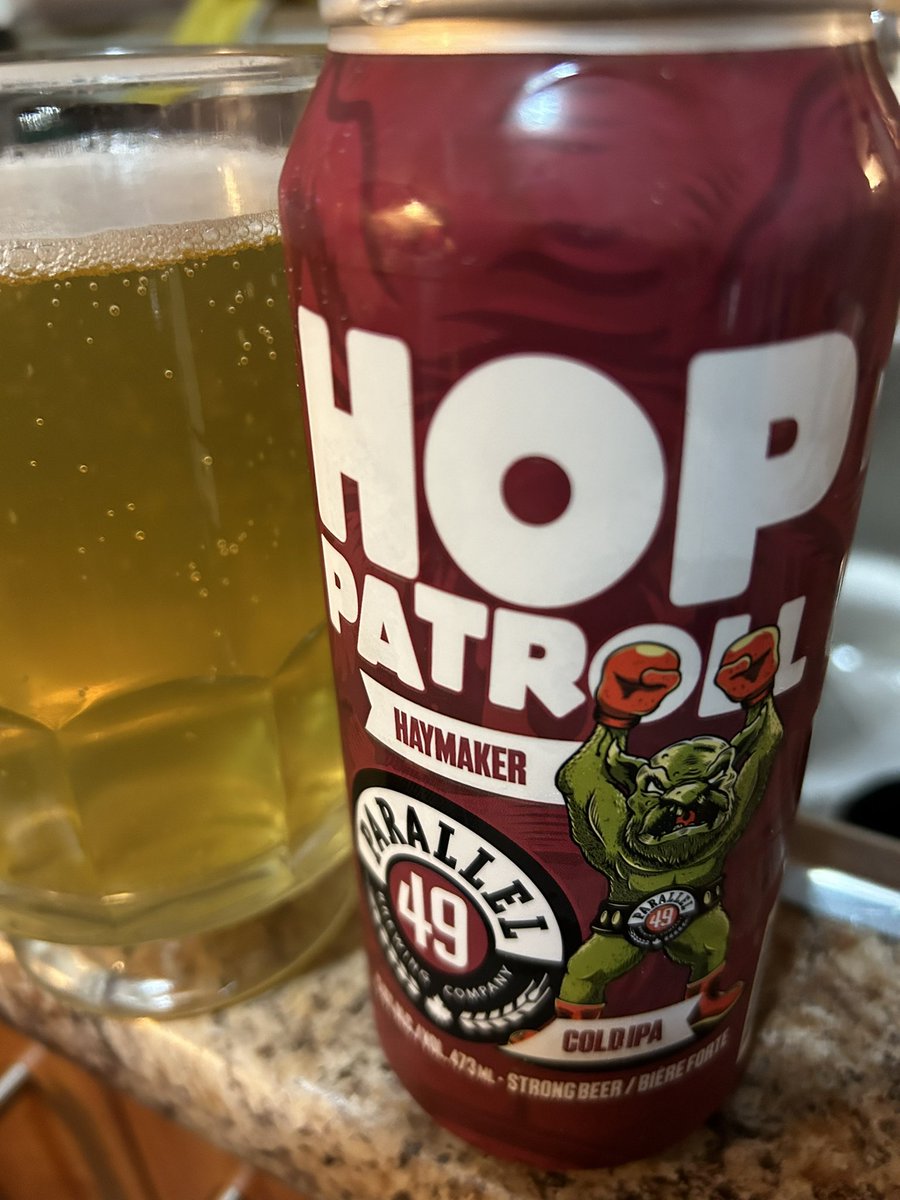 Assmandrful's tweet image. Beer of the day! 🍺
#Parallel49BrewingCompany #HopPatroll #Haymaker #ColdIPA #StrongBeer #Vancouver #BritishColumbia