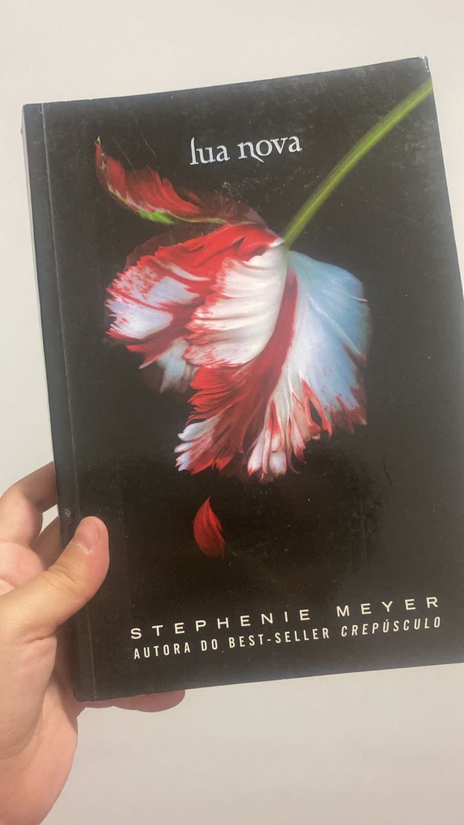 ddtaehy's tweet photo. VENDO / VENDA

SAGA CREPÚSCULO 
2° Edição 

Saga 275$ 
Livros separados, valores a negociar https://t.co/AwQ0R34PzZ