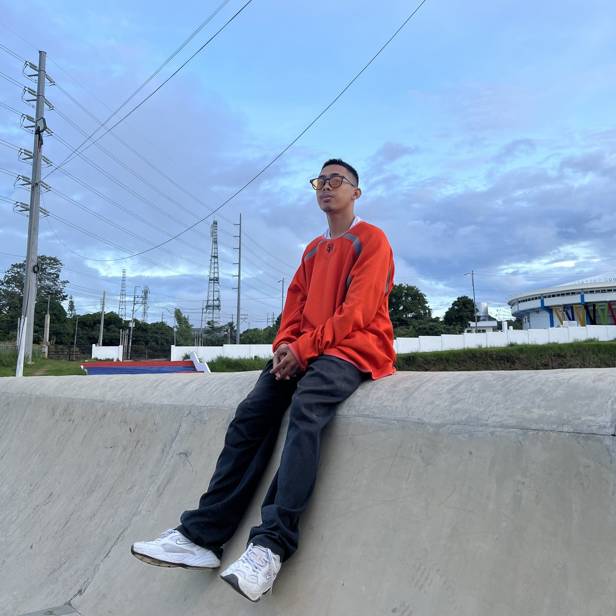 bronleonard's tweet photo. #NewProfilePic https://t.co/JZtrorVKRK