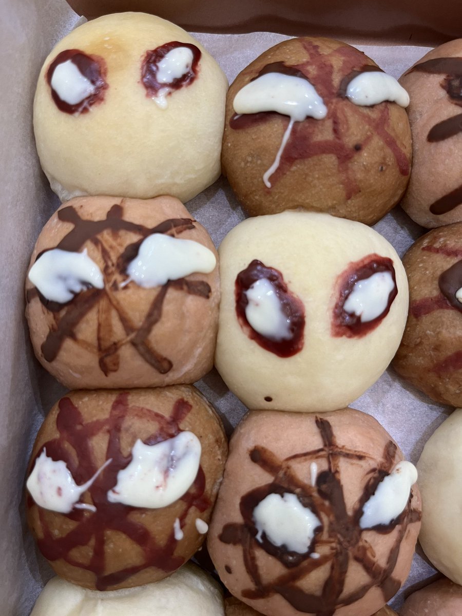 いっけね!!スパイダーマンに夢中の息子の喜ぶ顔が見たすぎて、自分の絵のセンスが壊滅的なの忘れてた🤪