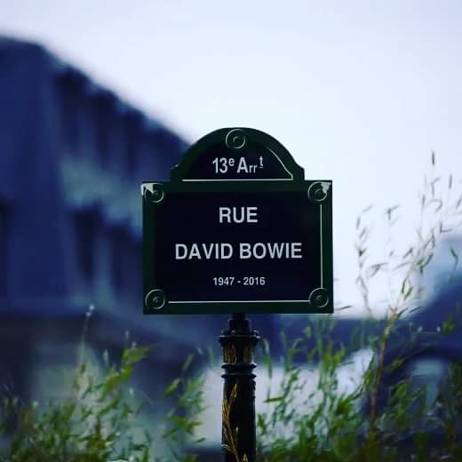 David Bowie street, Paris. ❤️
<a href="/ManMadeMoon/">Duncan Jones</a> <a href="/viciousam/">Sam.Riot.Tattoo</a>
#DavidBowie #DavidBowieForever