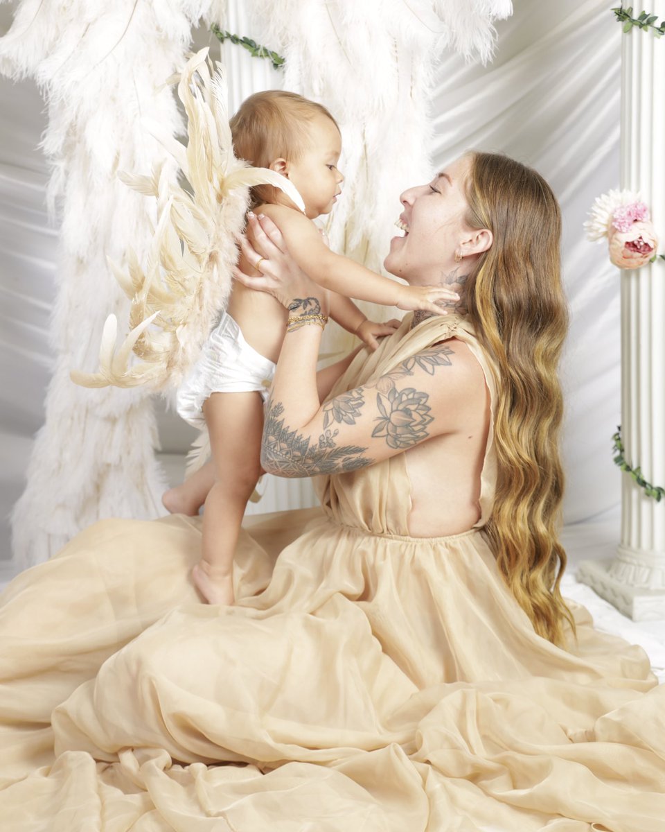 Theechubbybunny's tweet photo. This app has never failed me 🥹💖 

Calling all Angel Girlies. 

Valentines Boudoir Sessions are now available. Limited slots available Jan 21st - 23rd https://t.co/XVzxv39d70