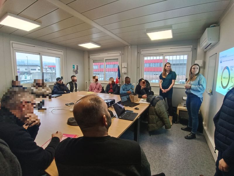 RenaudCharlesFT's tweet photo. [#TousMobilisés] pour l'#emploi dans le secteur du #transport 
Guichets fermés pour l'ℹ️ organisée par @FTravail_ARA #Chambéry dans le cadre d'un #recrutement avec #formation de conducteurs de bus H/F pour @groupekeolis #Alpes avec l'appui de #Promotrans

#OnEstLàPourVous #Savoie https://t.co/9g8UKHvyxd