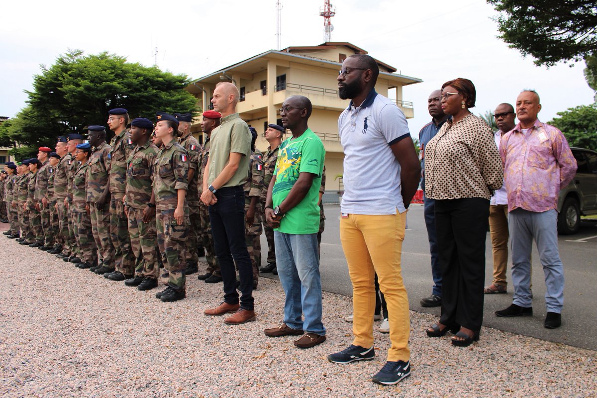 DLIAG_Officiel's tweet photo. 0⃣8⃣/0⃣1⃣ Première cérémonie des couleurs 🇫🇷🇬🇦 de l'année au #CampdeGaulle ➡️ L'occasion pour le général DESPOUYS #COMELEF de rappeler le bilan du partenariat de 2⃣0⃣2⃣3⃣ :
✅ 1⃣5⃣0⃣ actions de formation
✅ 5⃣3⃣0⃣0⃣ stagiaires africains formés
@EtatMajorFR https://t.co/9DZVkTiBt3