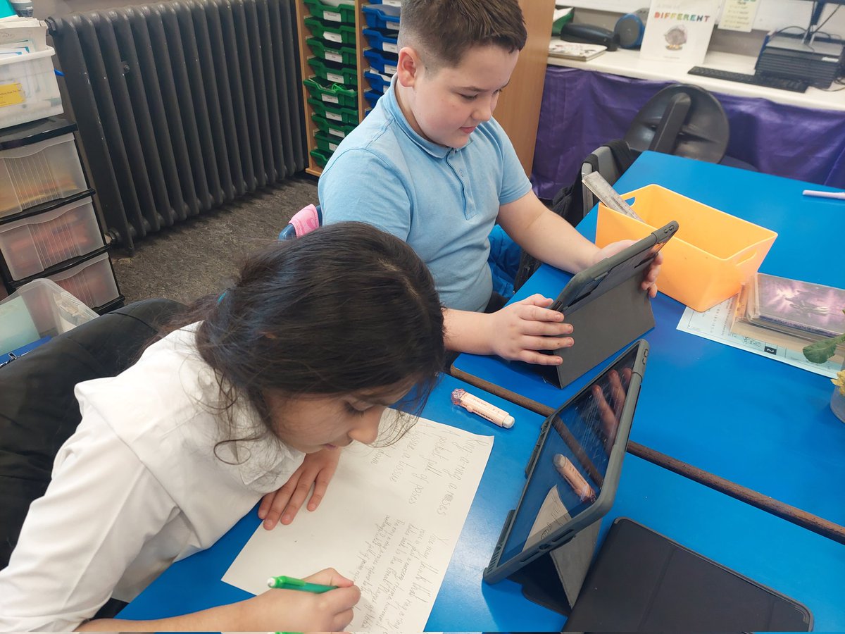 IbroxPrimaryP6T's tweet photo. P.6/5 have started to read the novel Plague House. They have been developing their research skills and they are working collaboratively to present the information they have found.
#readingforinformation https://t.co/xLdbaI9N6f