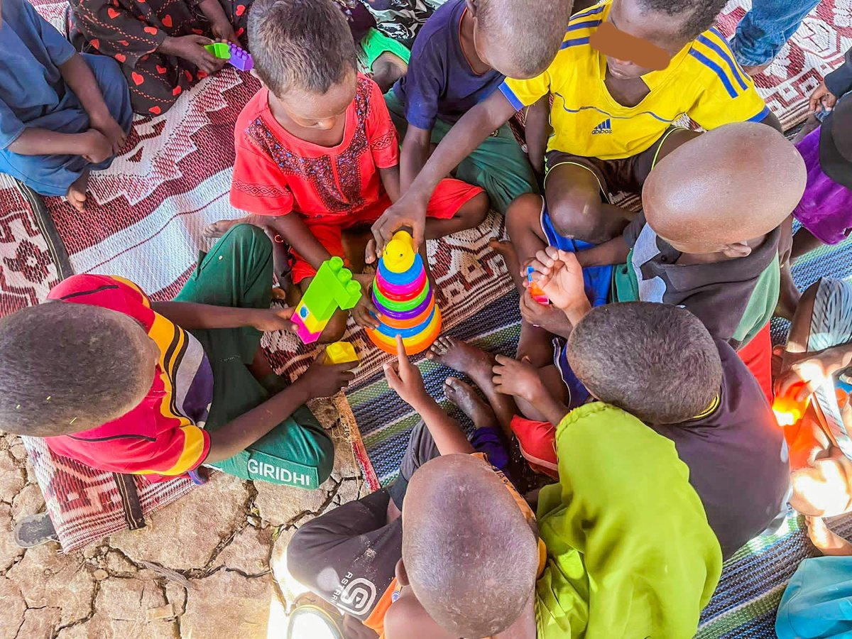 NoFYLSOM's tweet photo. "We have a lot of fun here. We play together and draw things." - Aisha Aden, 12.
At the child-friendly spaces in #Bardhere, NoFYL offers psychosocial support & recreational activities to unaccompanied & separated children (UASC) until they can be reunited with their families. https://t.co/lQAHaUvQy4
