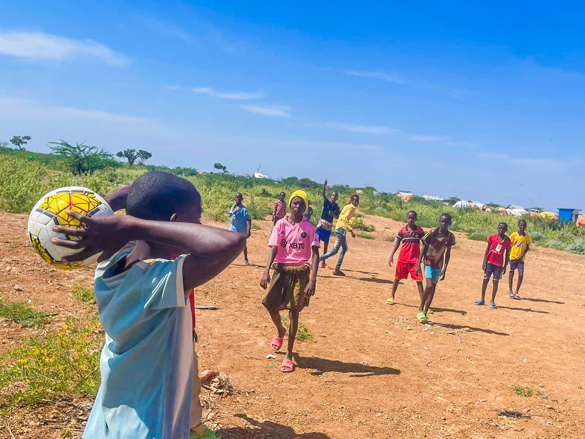 NoFYLSOM's tweet photo. "We have a lot of fun here. We play together and draw things." - Aisha Aden, 12.
At the child-friendly spaces in #Bardhere, NoFYL offers psychosocial support & recreational activities to unaccompanied & separated children (UASC) until they can be reunited with their families. https://t.co/lQAHaUvQy4