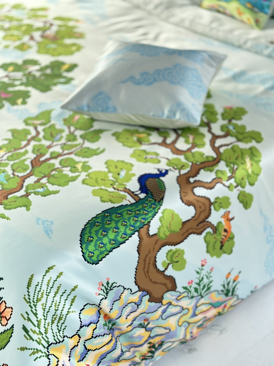 🦚 𝑻𝒉𝒆 𝑪𝒐𝒏𝒇𝒆𝒓𝒆𝒏𝒄𝒆 𝒐𝒇 𝑩𝒊𝒓𝒅𝒔 🦚 
now minted on Manifold &amp; listed on FND 

🎁 Physical gift attached 🎁
Check out the thread for details 🔻