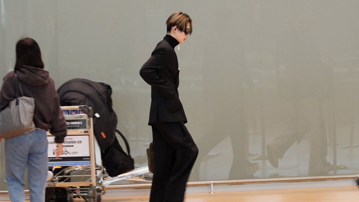 bimong_fancam's tweet photo. #ENHYPEN ‘#NI_KI’ (#엔하이픈 #니키) 출국 Incheon Airport Departure | 인천공항 240111

https://t.co/r57NFuNZnQ https://t.co/yOFaP0aF4P