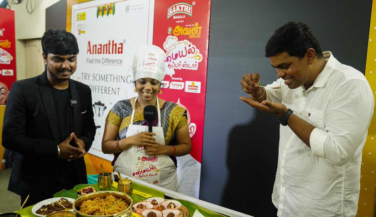 vikatanconnect's tweet photo. Home cooks conquered TN! Aval Vikatan's culinary journey ignited 5,000 dreams, crowned Fathima, Ayshath &amp; Vanaja as Samayal Super Stars! Catch the grand finale &amp; savor the flavors on Chithiram TV &amp; YouTube! #Season1 #TamilNaduFoodie #InspiringDreams https://t.co/E3lRLERtuj