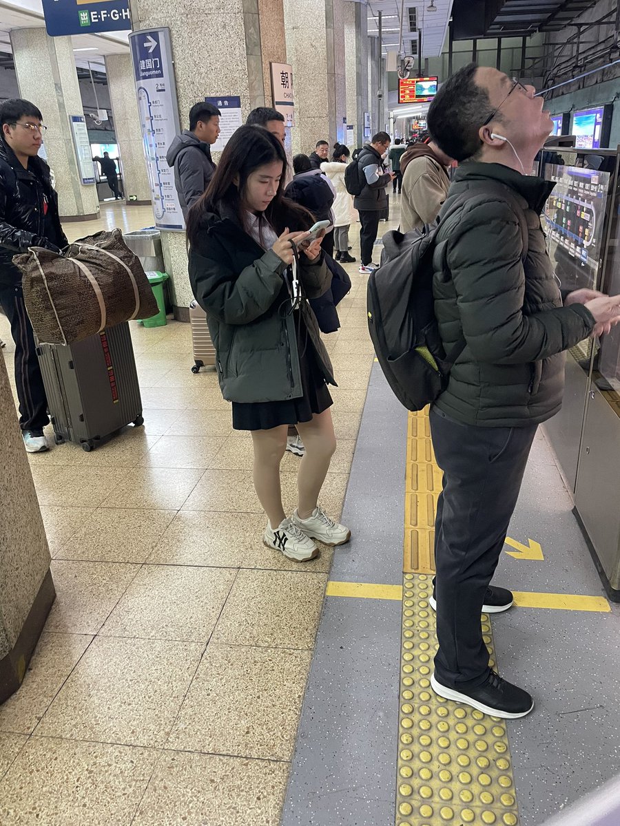 Bigman_CBD's tweet photo. 隆隆冬日北京啥都没。 https://t.co/Glug5l6IH6