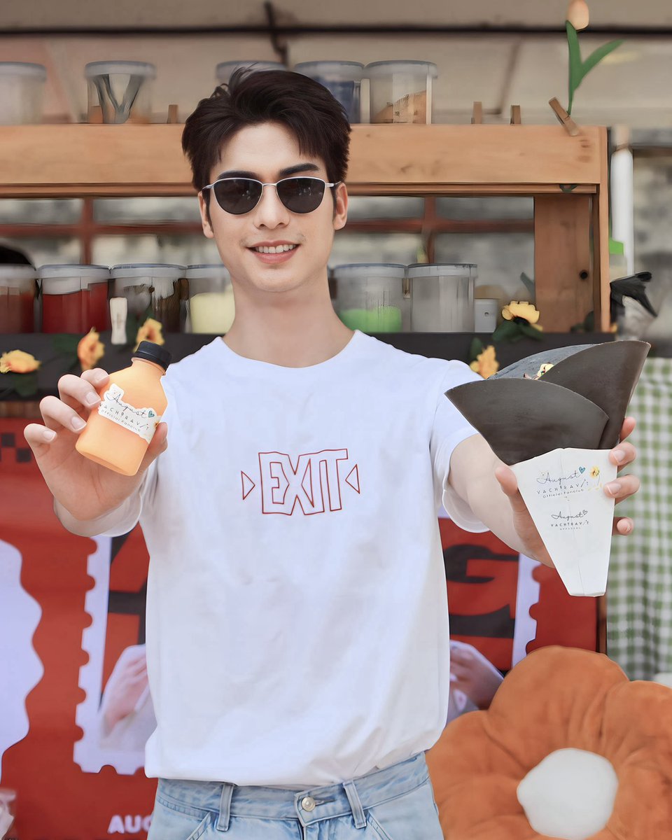 AugustVachiOfc's tweet photo. 🍊🍊🍔
#พลังใจของออกัส
#ออกัสวชิรวิชญ์
#augustvachiravit
#เดือนแปดแหวกไทม์ไลน์
#august007 @aaugust007 https://t.co/qru4pA4KTm