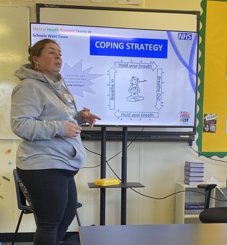 TLevel_Teacher's tweet photo. Lauren and Michelle from @MindCharity held the first of our Mental Health workshops today within #ESOL . Lots of great discussion on fight/flight/freeze, the CBT cycle and coping strategies. #MentalHealthAwareness @HarlowCollege https://t.co/t7dfJajCIZ