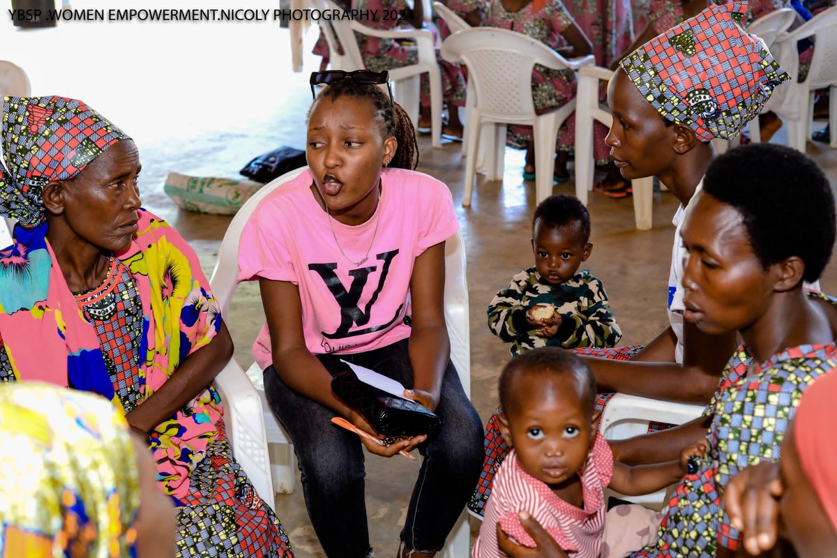 ybspburundi's tweet photo. Grâce à l'approche   AVEC (Association d'épargne et de crédit)en situation d'urgence a déjà fait ses preuves à travers le projet Dutegure Kazoza du programme Women Empowerment de #YBSP
Avec l'année 2024,84 femmes ont adopté ce modèle  pour  sortir de la précarité @UEauBurundi https://t.co/MTDOHBt2vY