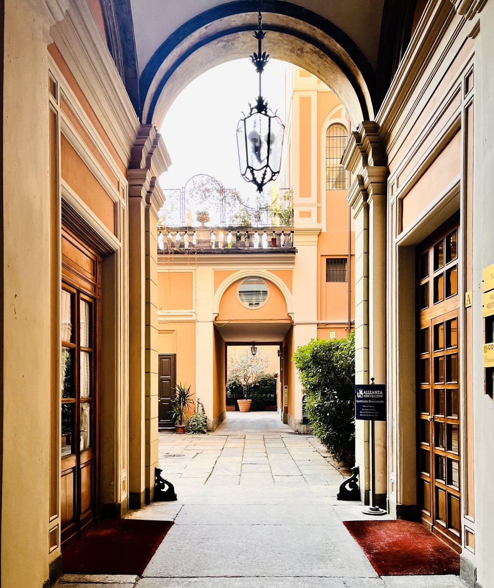 My beautiful Torino ♥️
(Via Garibaldi) 

#andronibellissimi