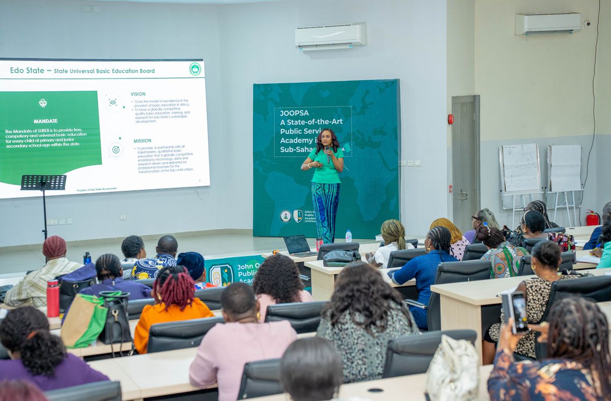 edo_subeb's tweet photo. We kicked off the resumption week with stakeholder engagements with school leaders of all basic schools starting with Edo South.
The Executive Chairman addressed the school leaders, highlighting the key focus of the term - increased enrolment.
#Edochild #educationforall #SDG4 https://t.co/7eKRxuYytr