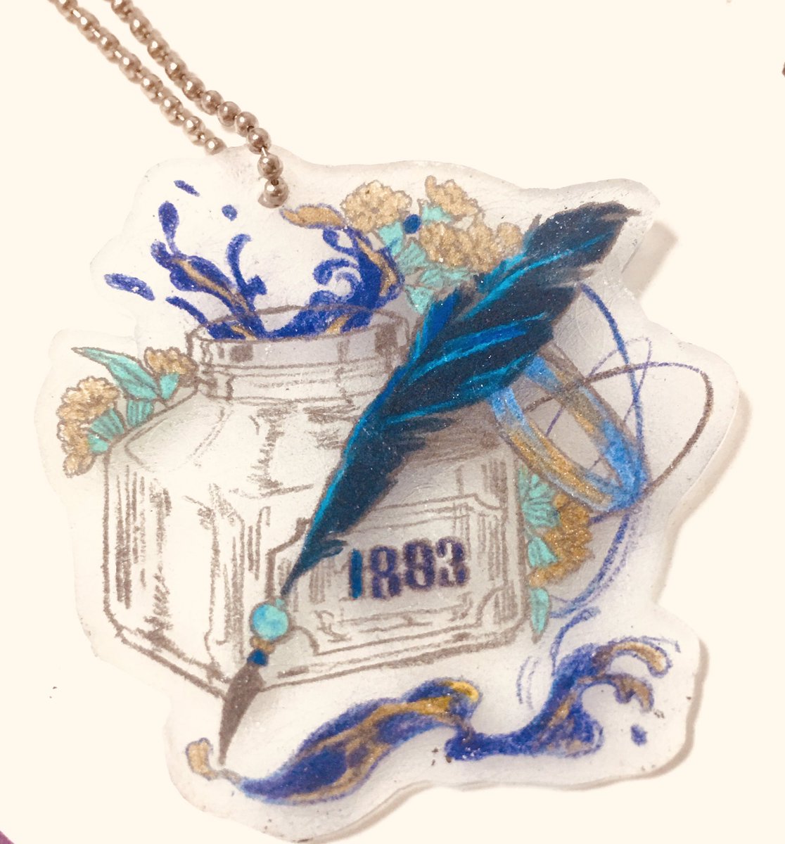 이거..문송 갓 입덕했을 때 만들었던 열쇠고리인데…
지금은 많이ㅜㅜㅋㅋㅋ긁혀서 아예 도안 짜고 새로 하나 만들까싶다….