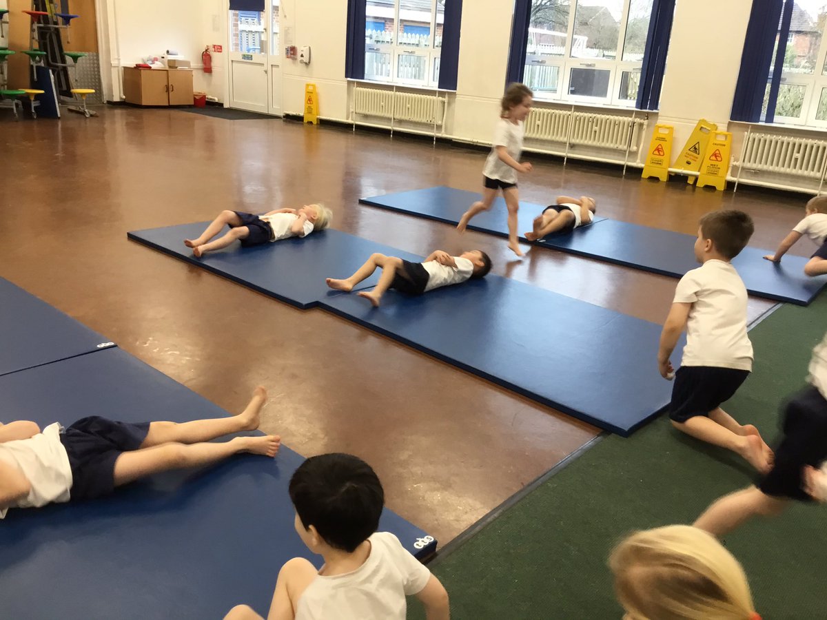 CuddingtonPri's tweet photo. Sparrows are learning different ways to roll in our gymnastics lessons. Today we learned the log roll and egg roll. #cuddingtony1 #cuddingtonpe #pehub @ValeRoyalSSP @createlearning_ https://t.co/eCpZeRxj21