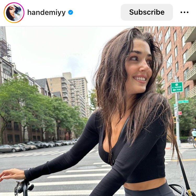 neveahdancer's tweet photo. hande erçel: "i am a very private person"

also hande erçel sharing every minute of her private life on social media: 🤣 https://t.co/9cnGbis2Zo